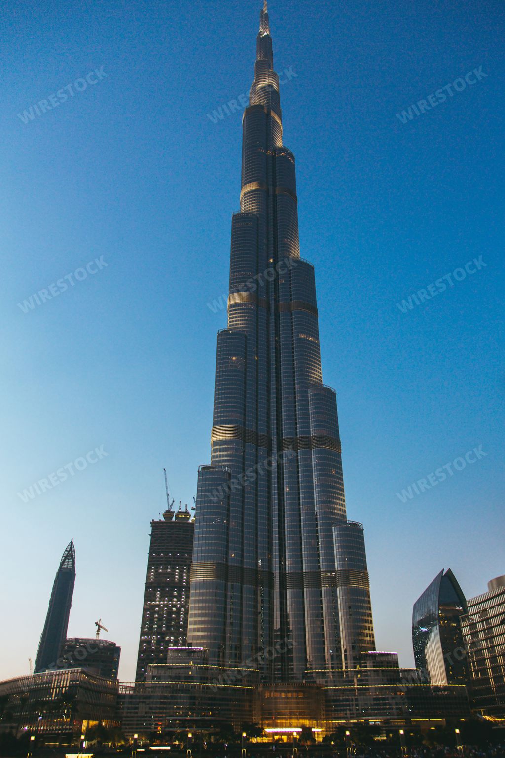 A vertical low angle shot of the Burj Khalifa building in Dubai