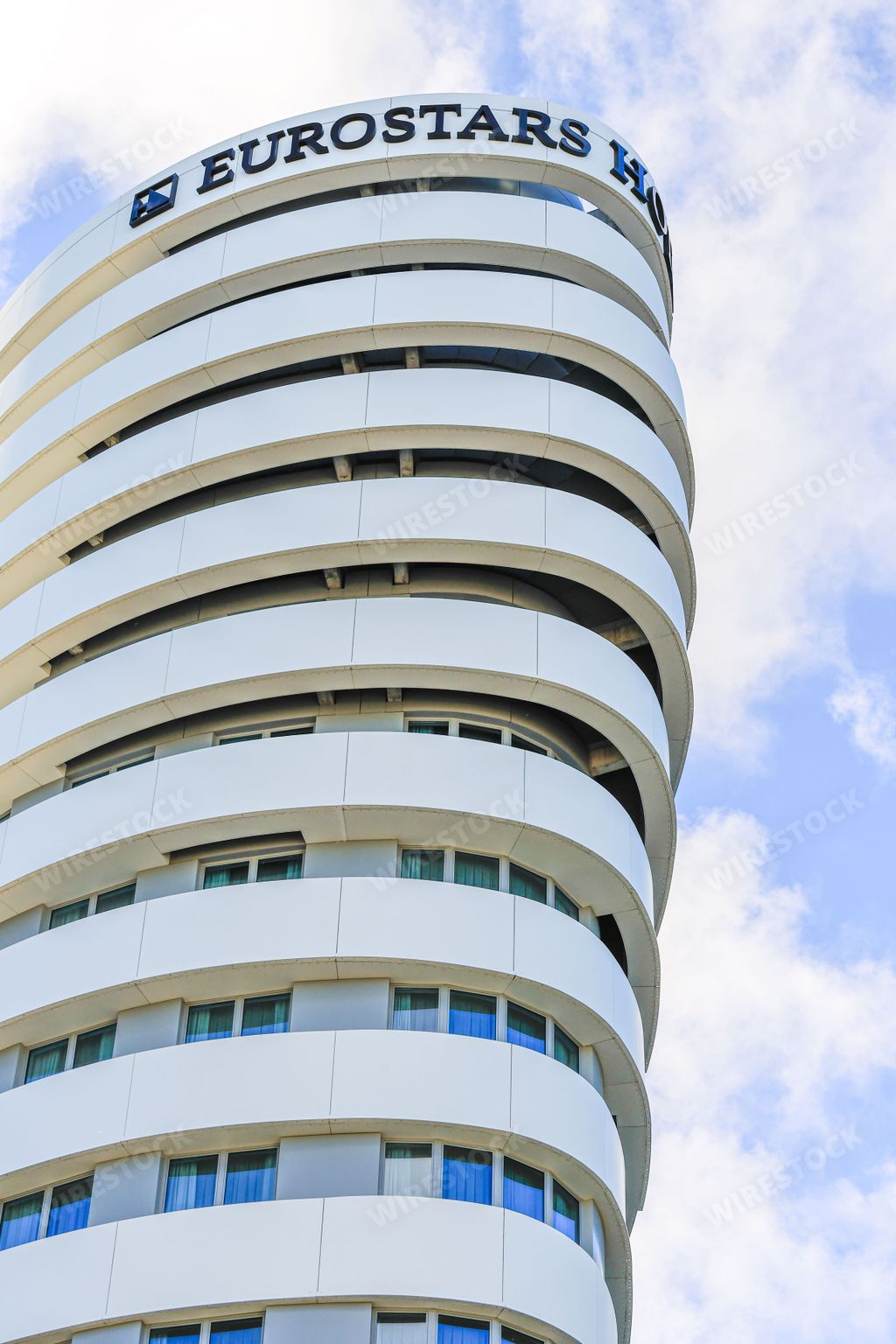 Eurostars Universal Lisboa is a luxury hotel with modern design in Parque das Nacoes in Lisbon