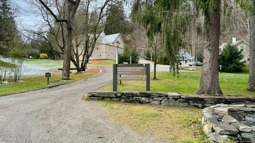 Signs of the Parks: Gateways to America's Natural Treasures