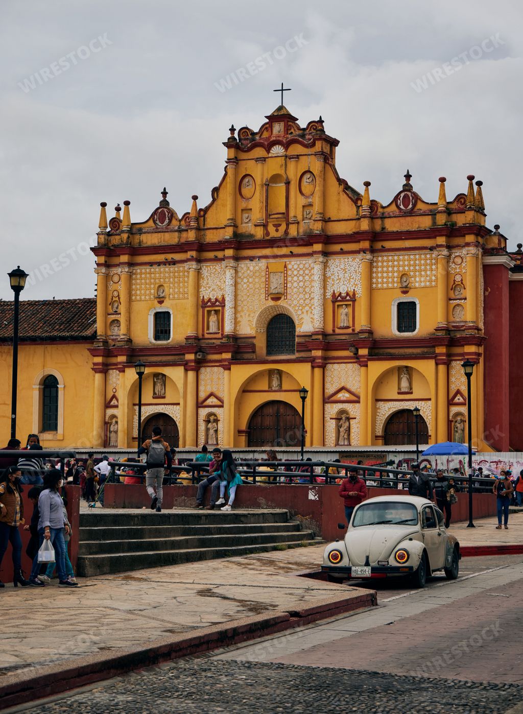 A closeup shot of a beautiful facade of Catedral de San Cristobal Martir
