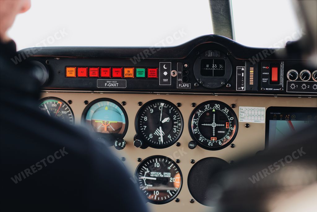 Cockpit et commande d'un avion Français  en vol