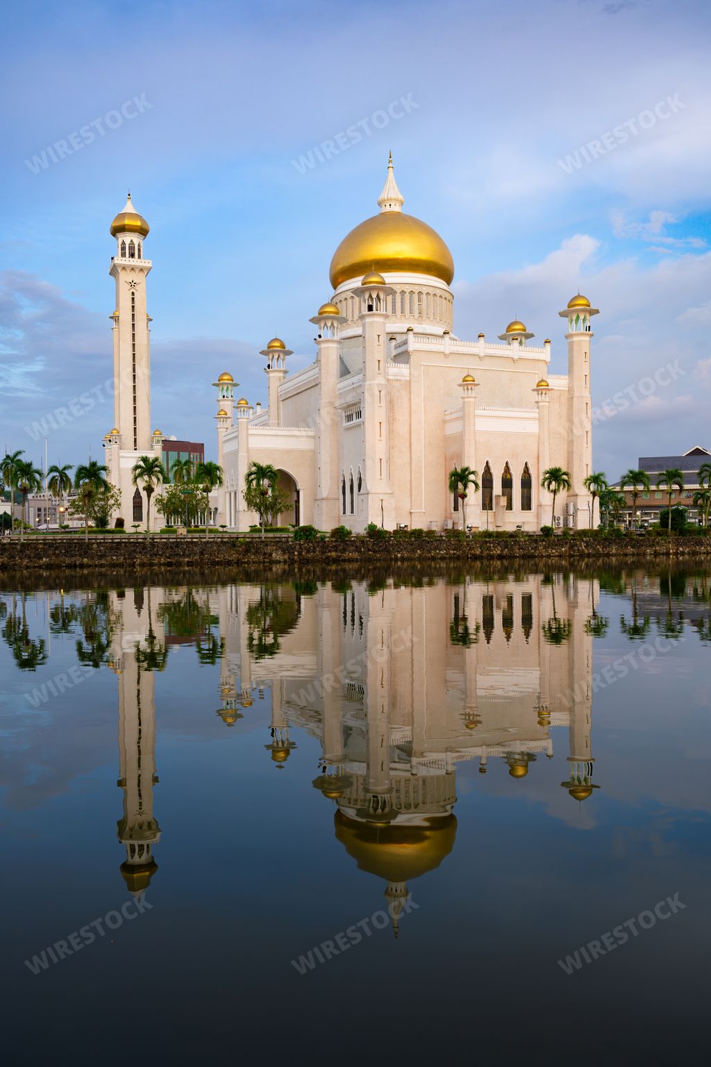 A beautiful landscape of Omar Ali Saifuddien Mosque in Bandar Seri Begawan, Brunei.