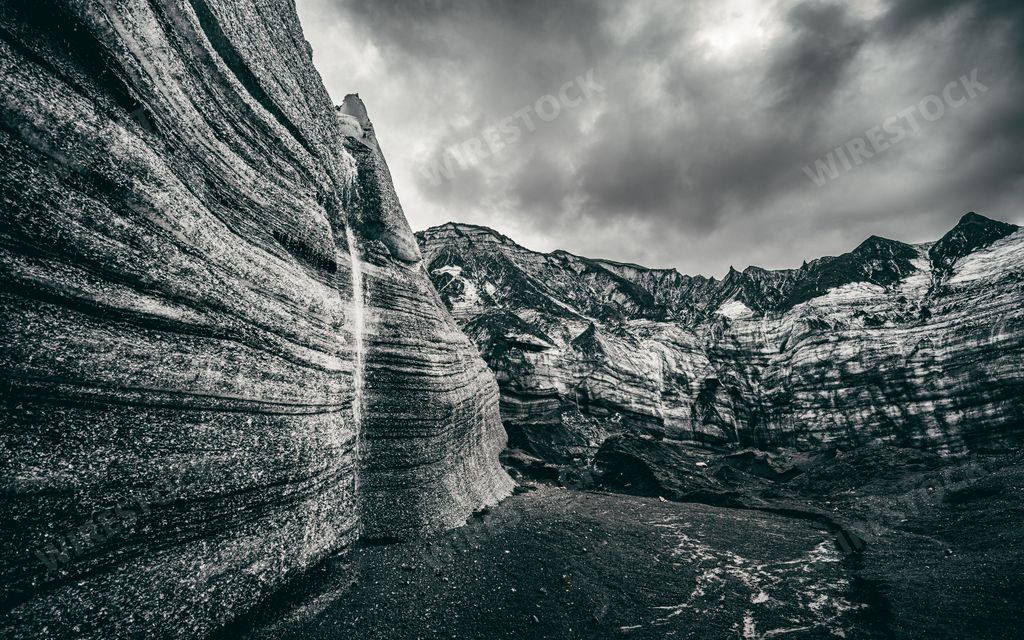 A minimalistic grayscale of the rock formations at the Katla volcano