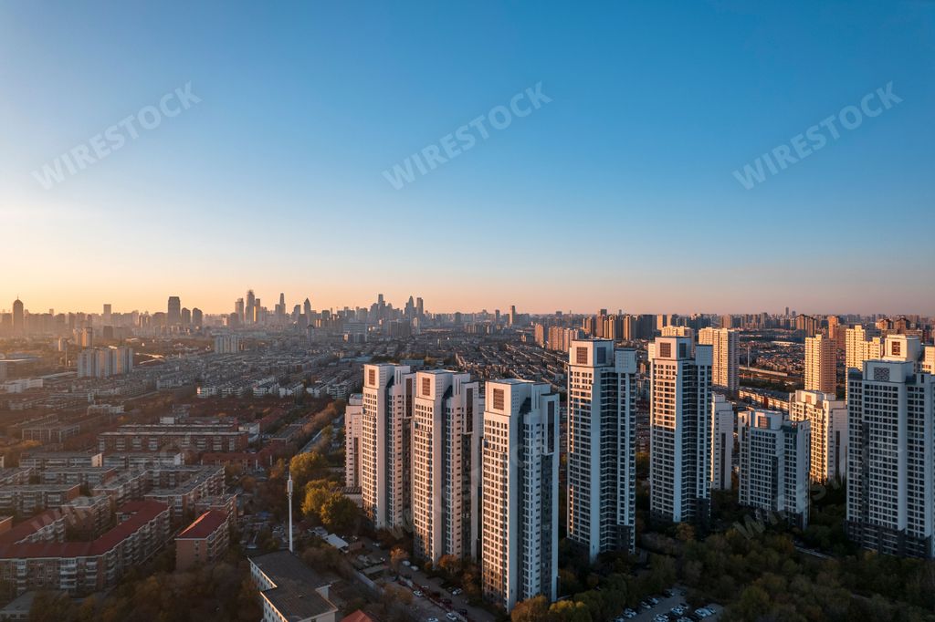 Near Kunlun Interchange and Zhongshan Gate Subway Station in Tianjin, you can see the outline of the city from afar