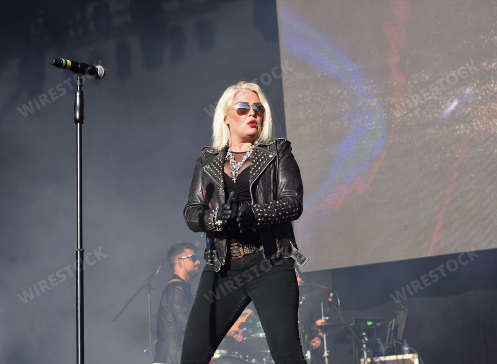 Singer and author Kim Wilde and supporting artists at the Let's Rock Retro Festival, Bristol, England. 3 June 2017.