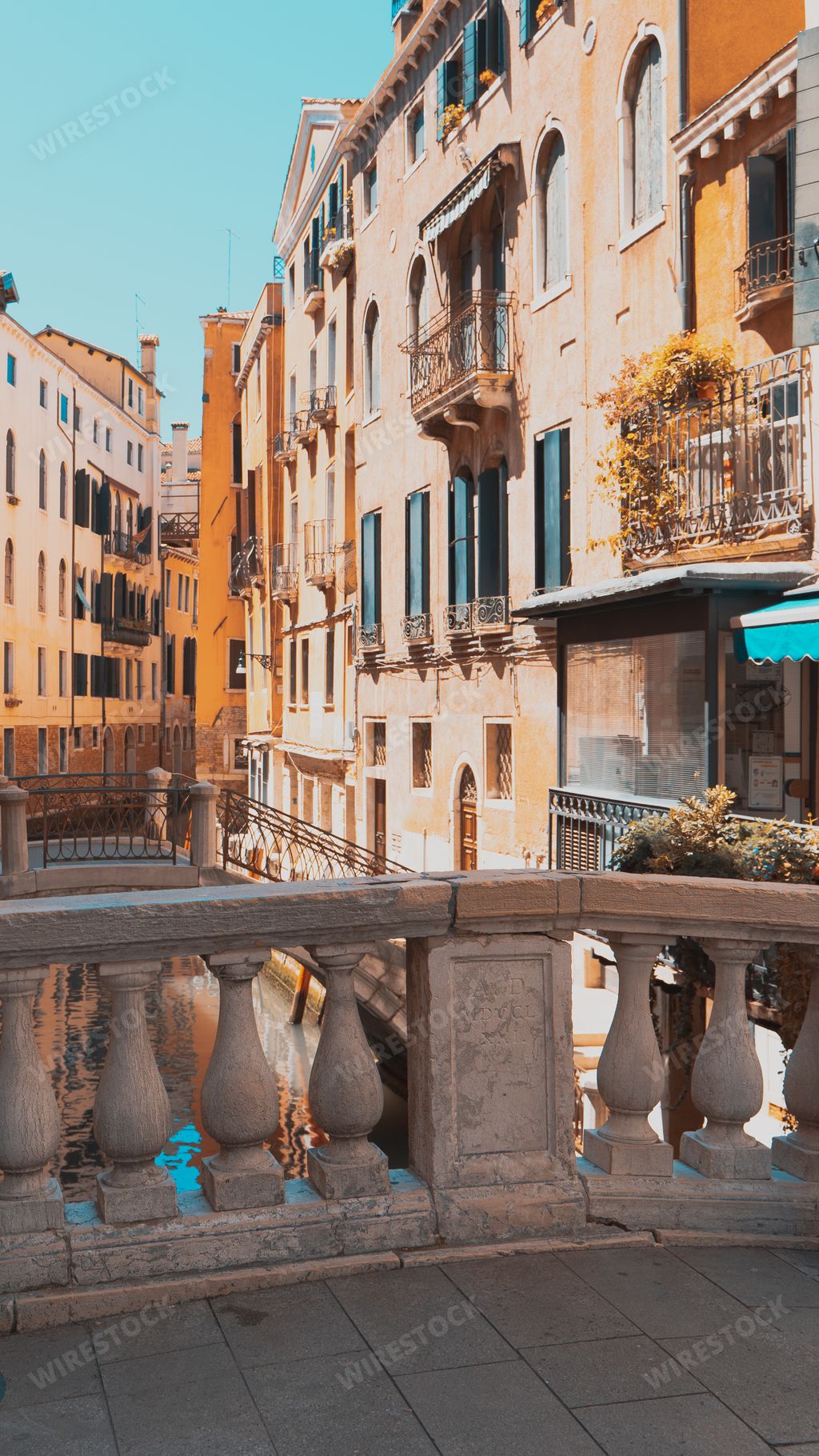 Here you can see the typical downtown of Venice in Italy