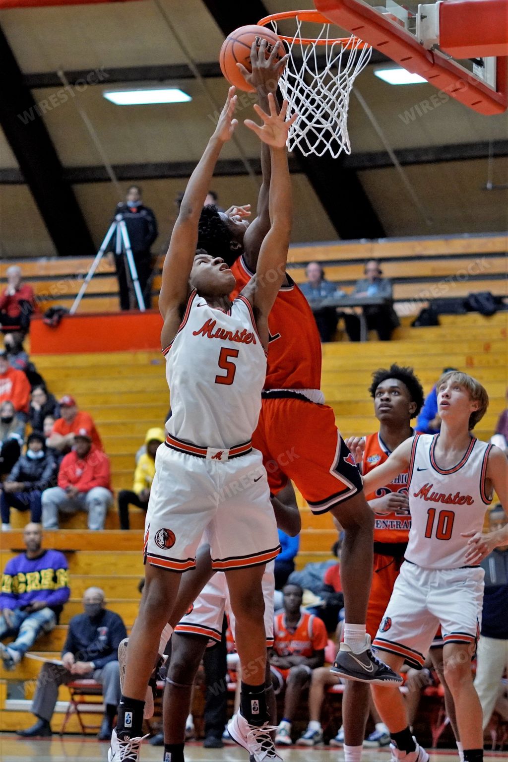 The Munster vs East Chicago Central 2021 Indiana high school basketball game