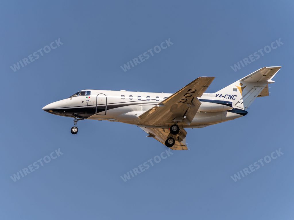Planespotting commercial and private jets in and out of Mexico City and Guada