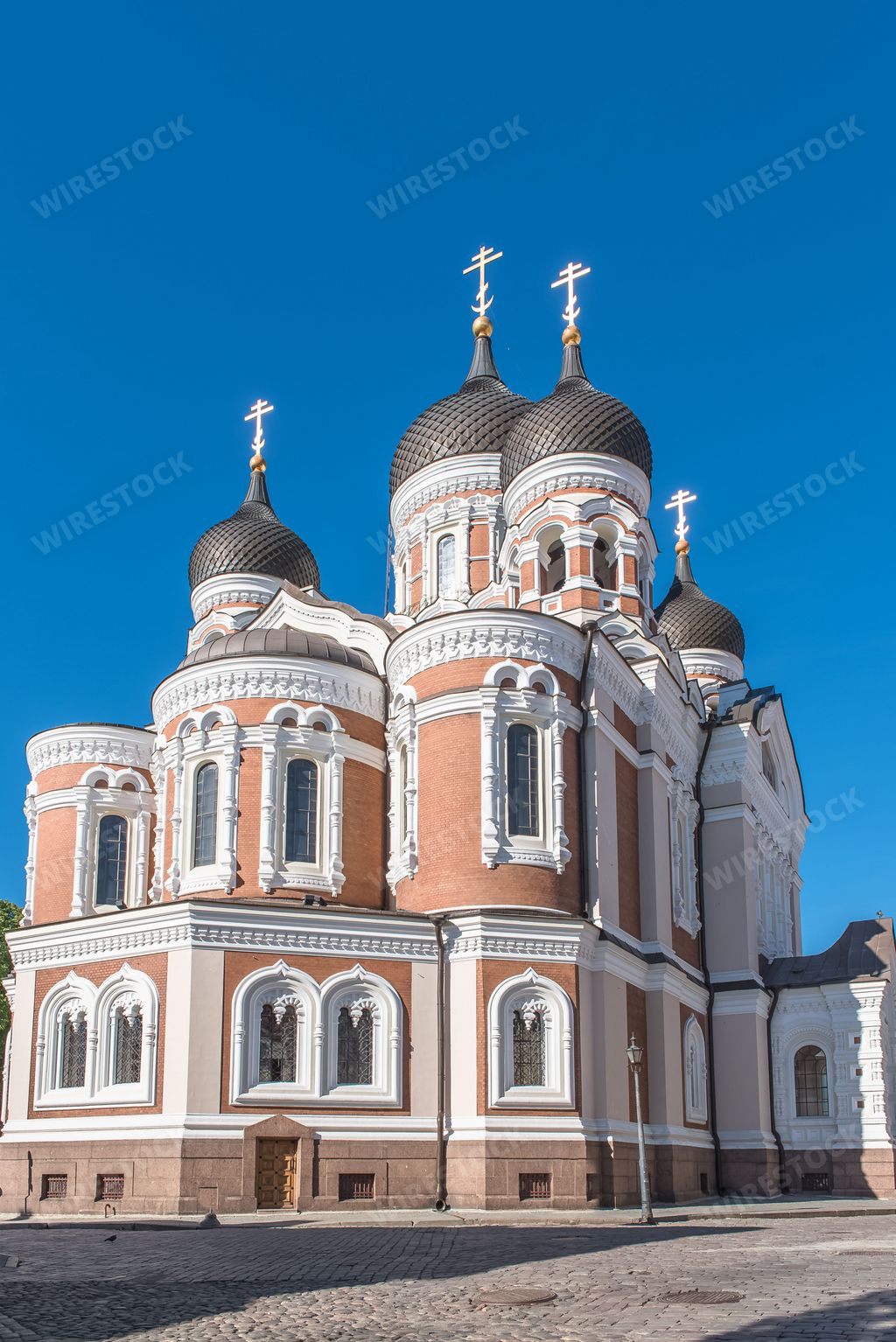 Tallinn, the orthodox Alexandre Nevsky cathedral, and colorful houses