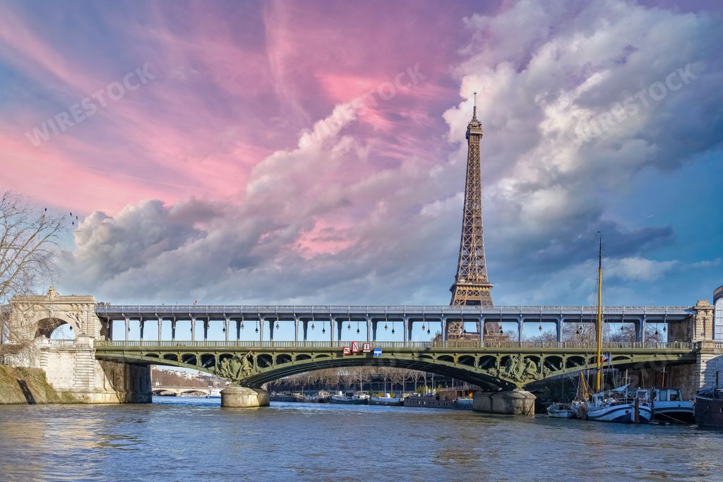 Paris, the Bir-Hakeim bridge on the Seine, with the Eiffel Tower at sunset