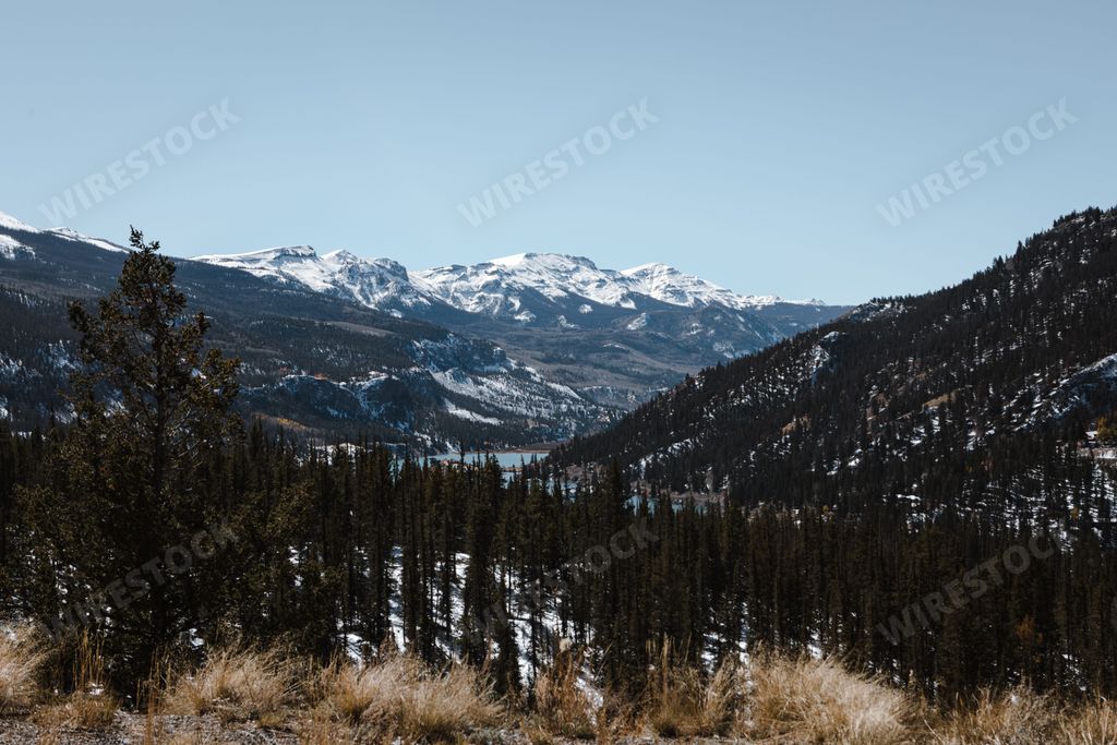 A beautiful landscape of snowy mountains in Colorado