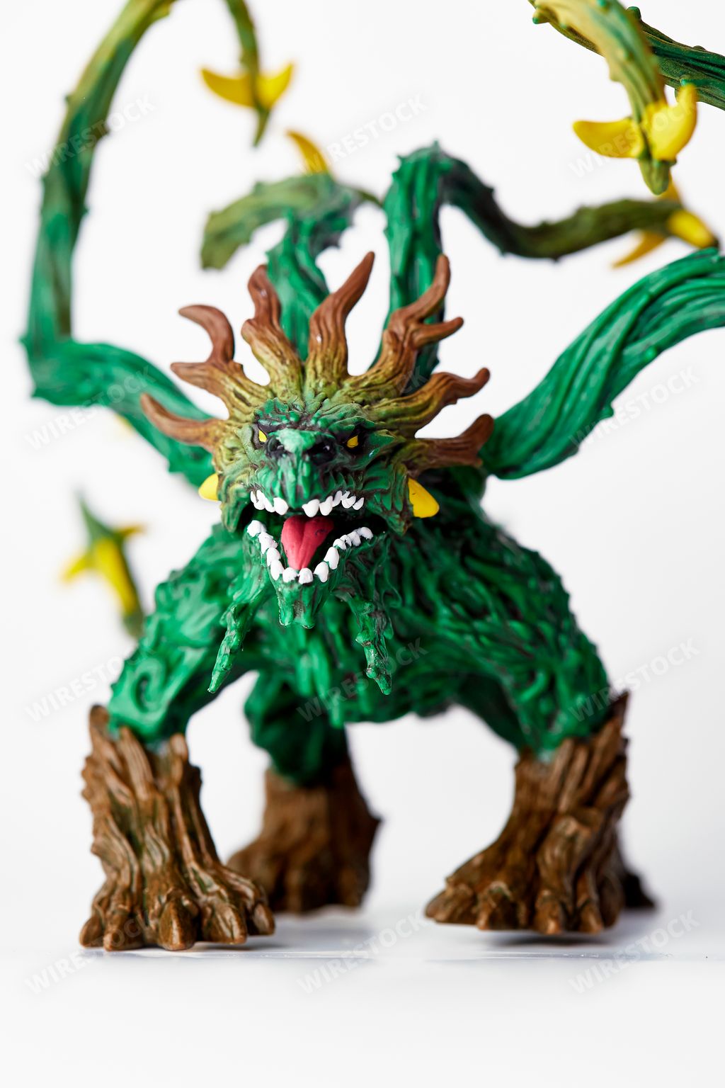 A jungle monster figurine of Eldrador, Schleich