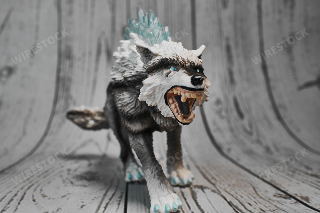 A Schleich snow wolf from eldrador creatures