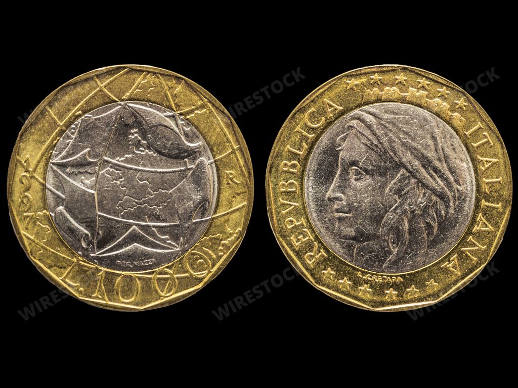 Old Italian lira coin obverse and reverse. old Republic of Italy currency