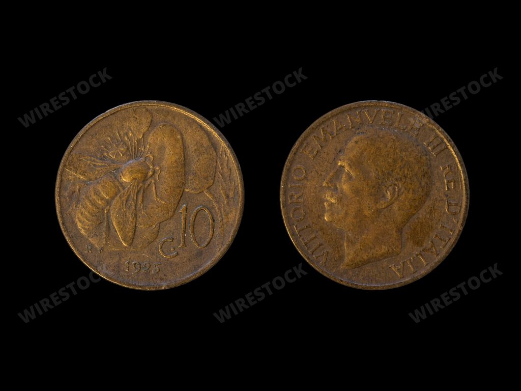 Vintage fascist Italy Lira coins, depicting king Vittorio Vintage fascist Italy Lira coins, depicting king Vittorio