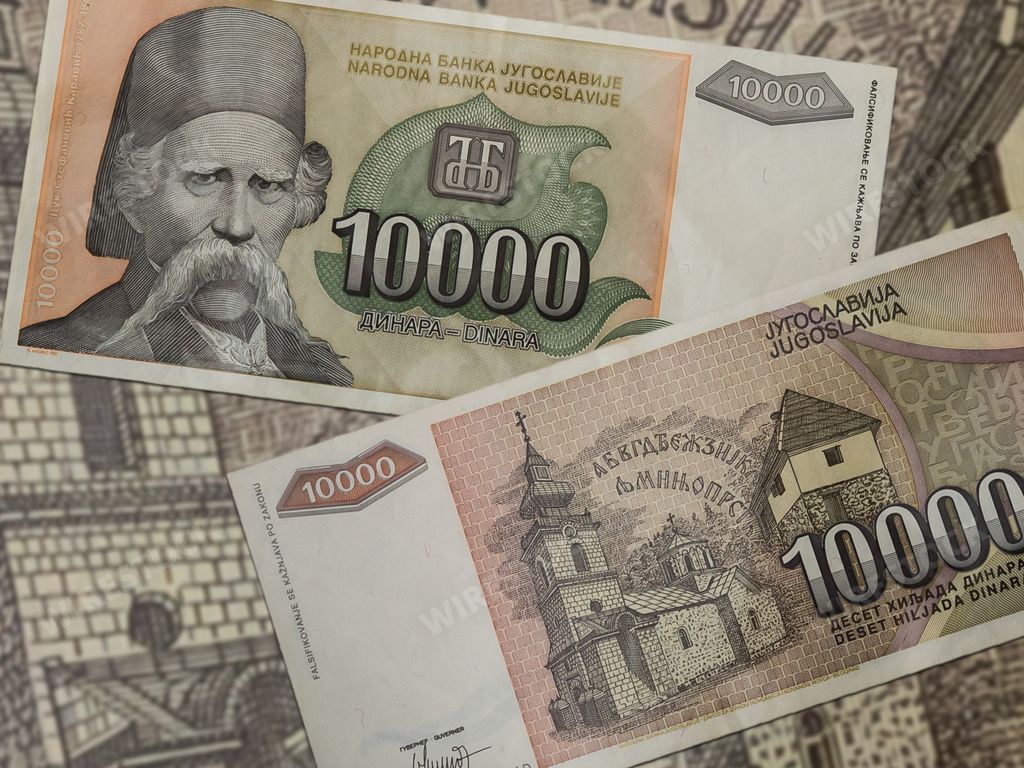 A beautiful shot of Yugoslav 10 000 dinars in 1993 from up and down