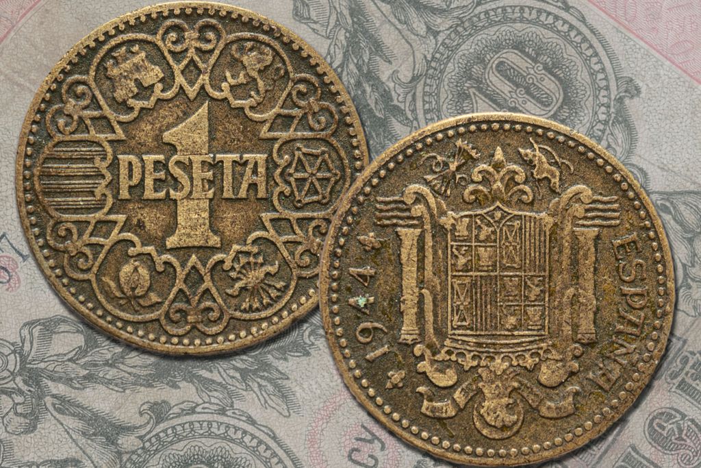 Spanish peseta coin obverse and revese. Currency of Spain between 1868 and 2002.